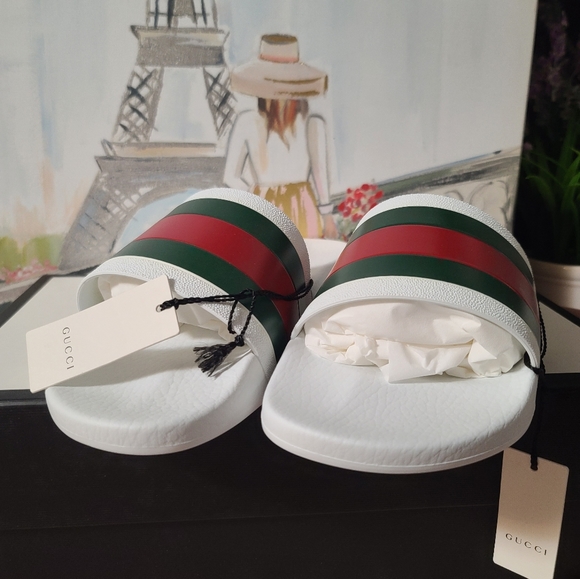 GUCCI Web Lai Rubber Slide sandal for men, available in size 9 and 10. - Picture 7 of 11